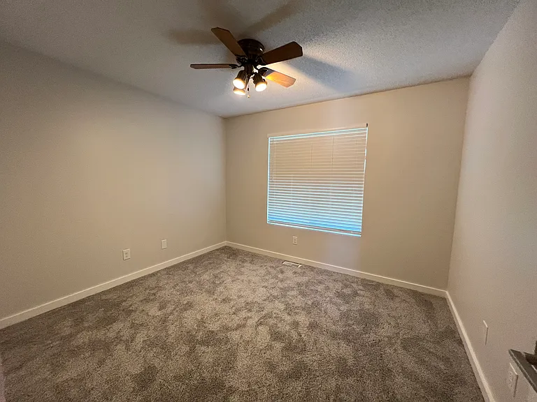 2213 E Myrtlewood Ct — Photo 94