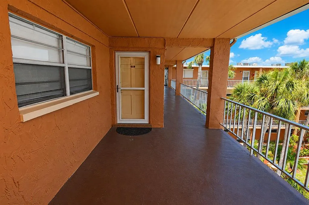 2 bed, 1.0 bath, 980 sqft, $2,100 — Photo 3