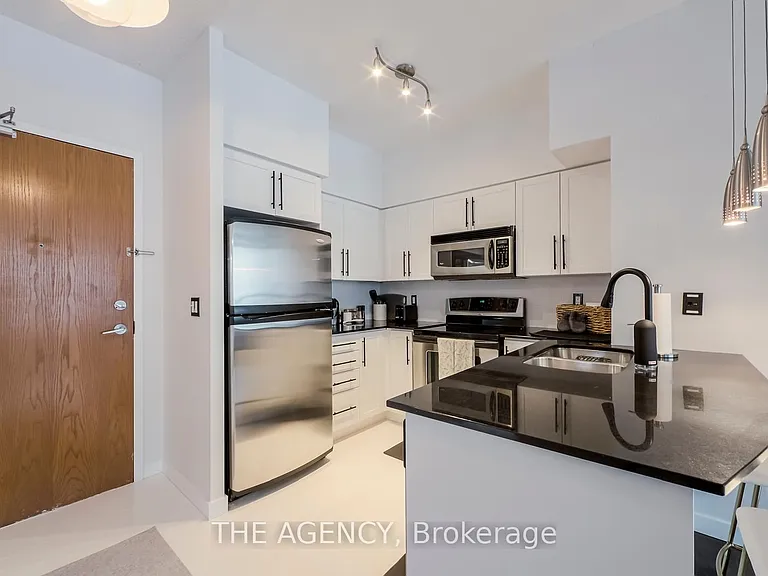 219 Fort York Blvd #208 — Photo 3