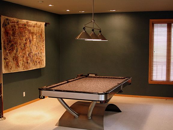 Pool table room : Pool table room