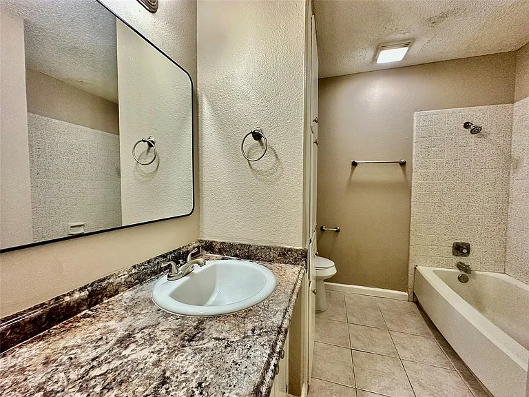 1611 Onion Creek Village Dr #A — Photo 23