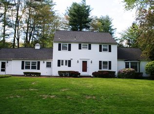 5 Olde Coach Rd, Glenmont, NY 12077