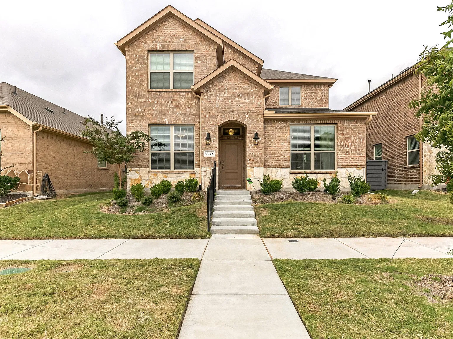 4 bed, 2286 sqft, $2,650 — Photo 1