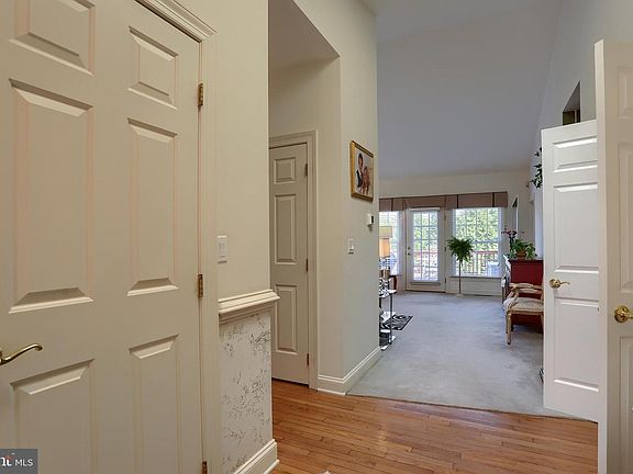 5th image of 1119 Country Club Rd