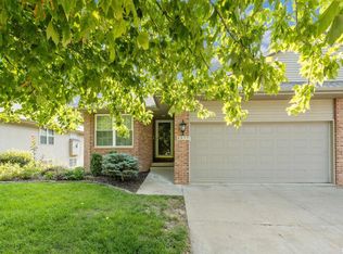 5577 Red Fox Rd, Bettendorf, IA 52722