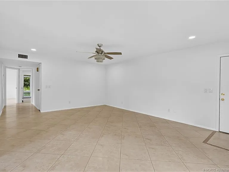 2 Lake Vista Trl #107 — Photo 6