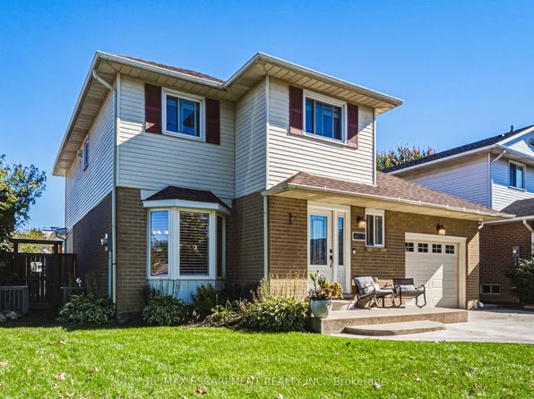 4513 Cedarbrook Ln, Beamsville, ON L3J 0B2