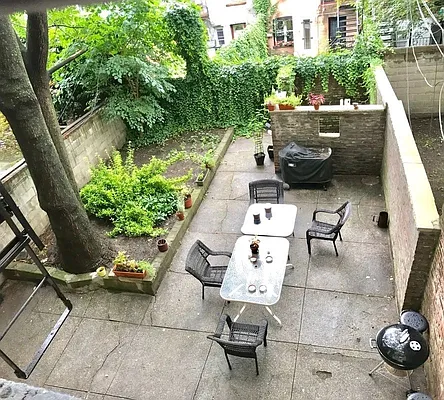 Rented by Zjama Realty Corp | media 21