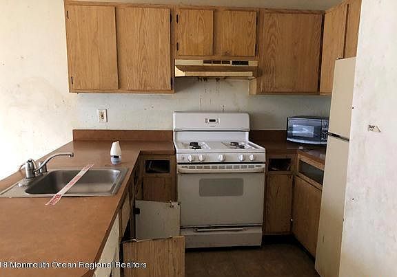 4th image of 1360 Paris Ct