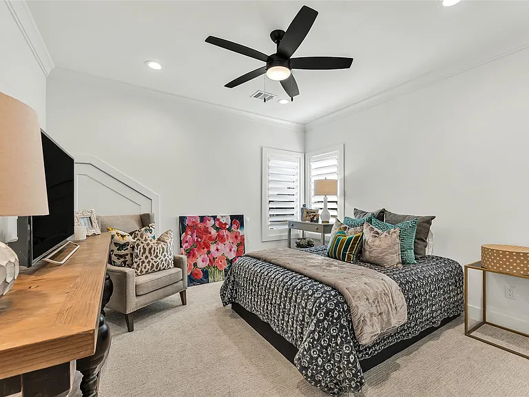 2033 Pebble Bend Dr — Photo 36