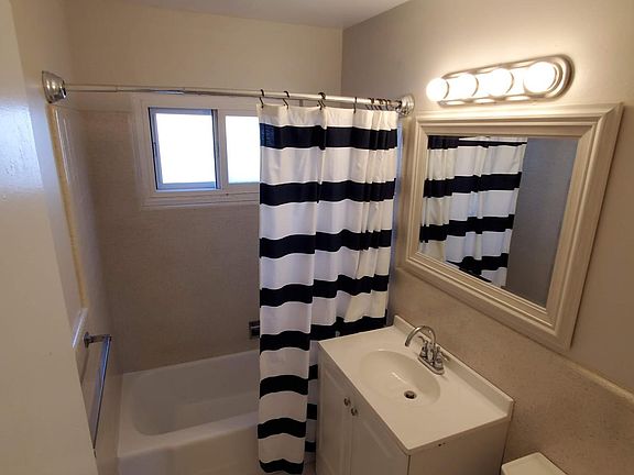 4th image of 2917 Columbia St #3akh8hwku