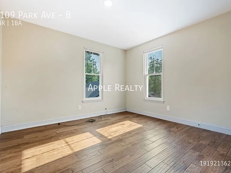 1109 Park Ave #B — Photo 6