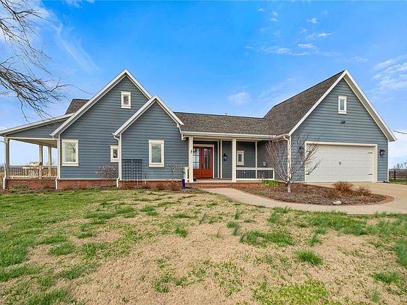 5th image of 17999 Blue Springs Rd