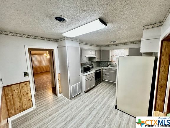 2nd image of 211 Meadow Ave