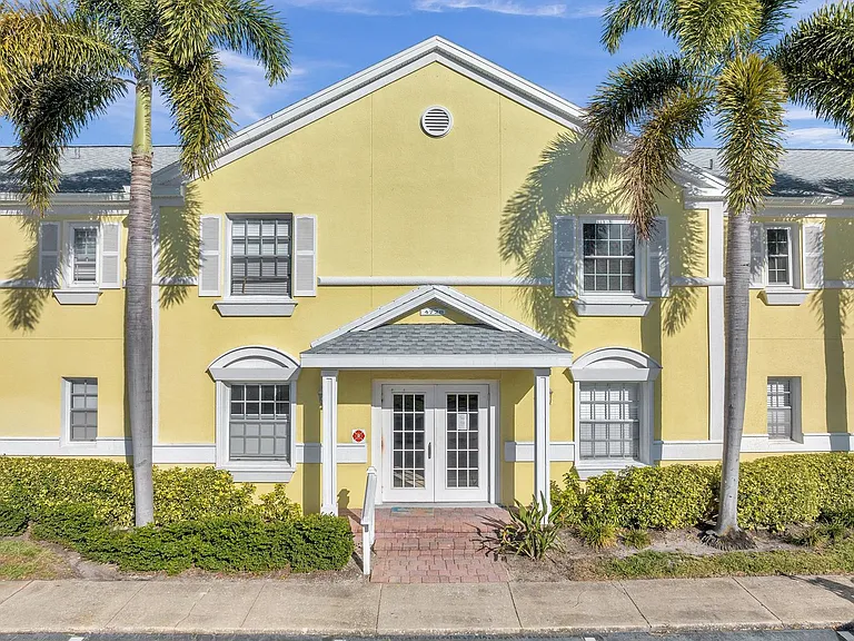 4728 Beach Dr SE #A — Photo 32