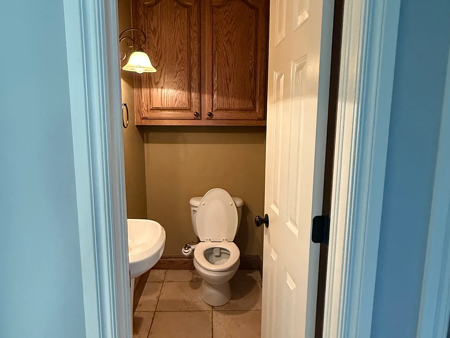 3 bed, 2186 sqft, $2,400 — Photo 4