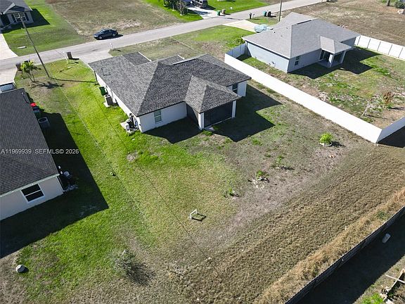 4th image of 2507 NW 8th Pl