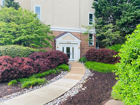 3rd image of 2204 Westcourt Ln APT 107