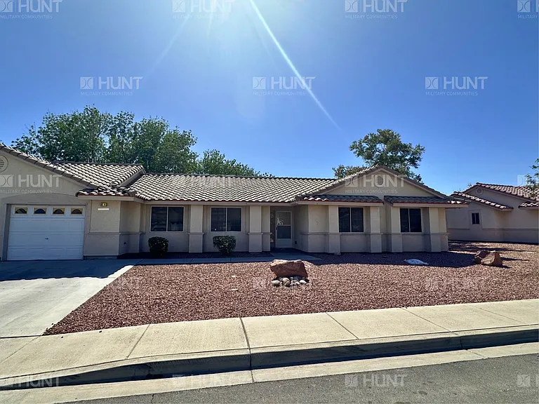 10A Landis Dr S — Photo 1