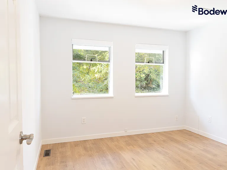 32XX Bermon Pl — Photo 15