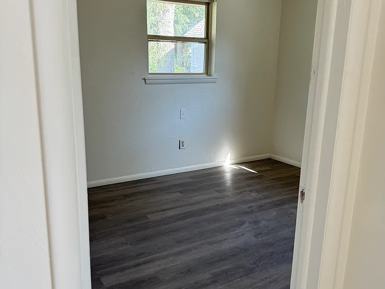 103 Kelly Dr — Photo 10