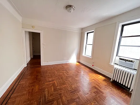 Rented by Olympic CIty Real Estate | media 2