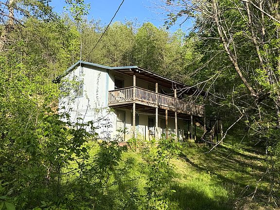 2nd image of 2930 Arch Rd