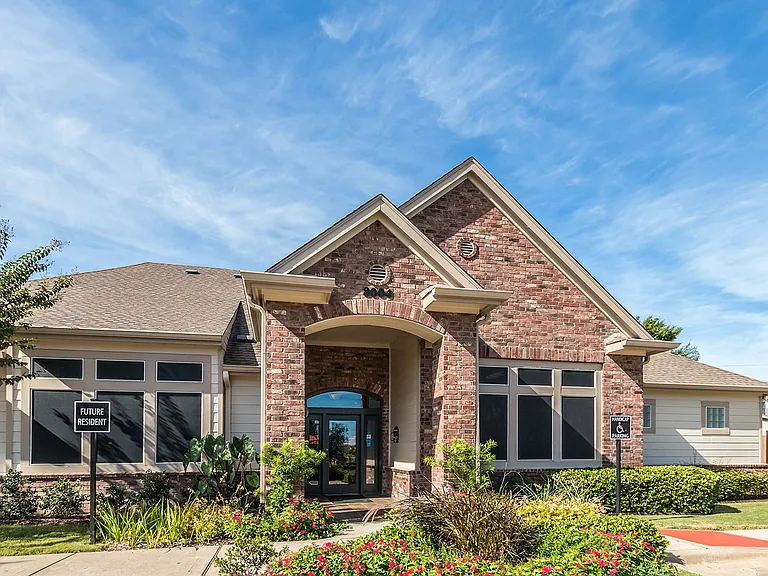 8004 W Virginia Dr — Photo 6