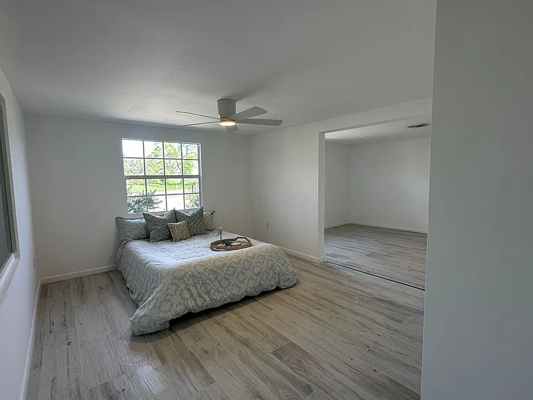 812 Bayview Dr — Photo 16