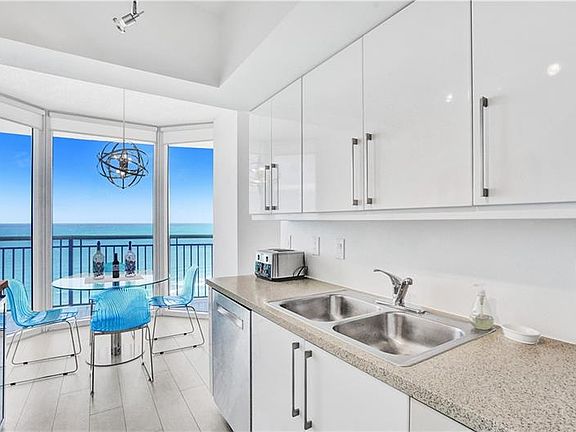 4th image of 17375 Collins Ave #2002