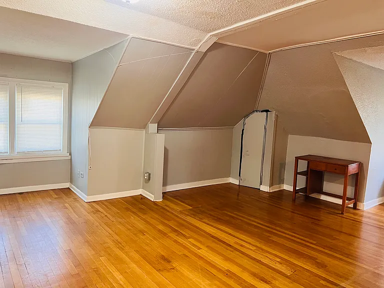 1319 Harbert Ave #5 — Photo 7