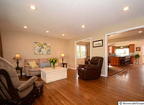4th image of 60 Birch Dr