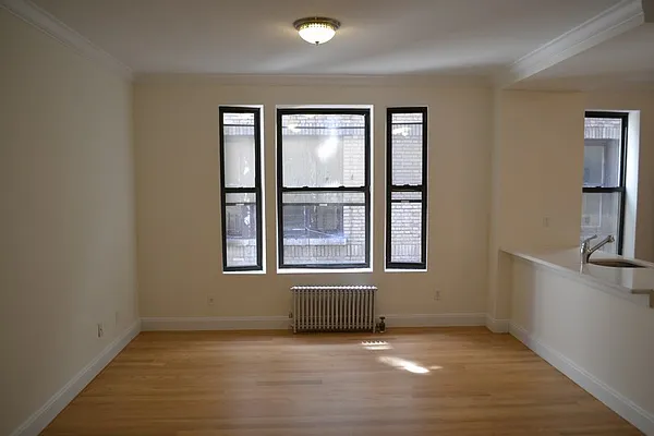 Rented by Singleton Realty | media 26