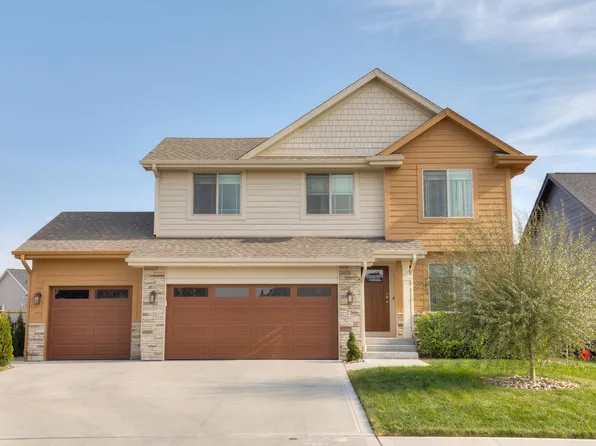 75 Landon Dr NW, Bondurant, IA 50035