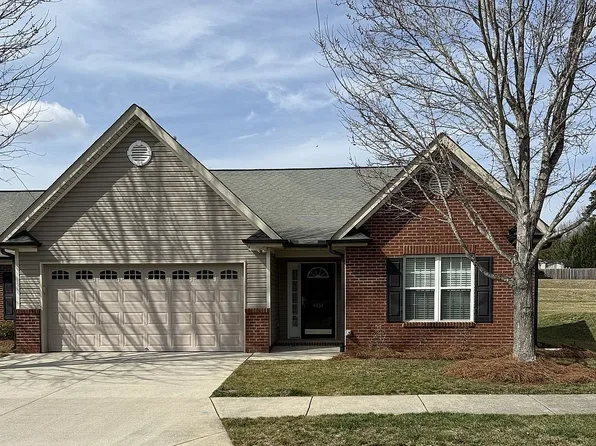 4434 Weatherton Dr, Kernersville, NC 27284