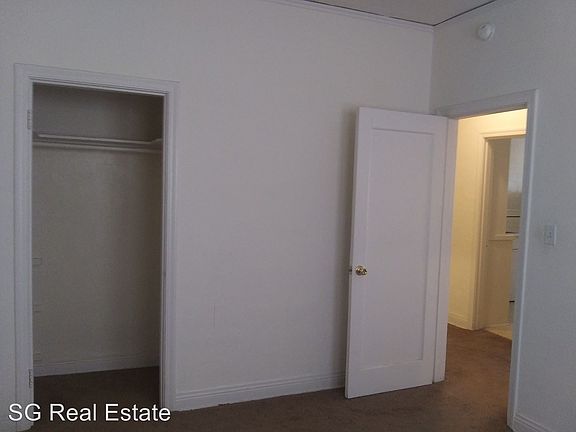 5th image of 3201 Beaumont Ave APT 07