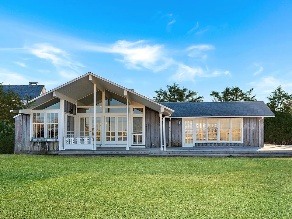 1 Waters Edge Dr