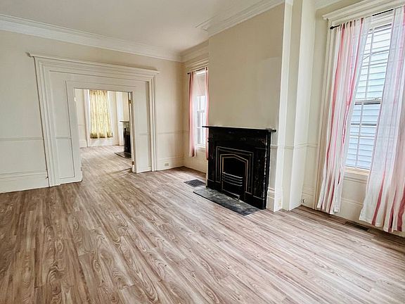 4th image of 547-549 State St #4
