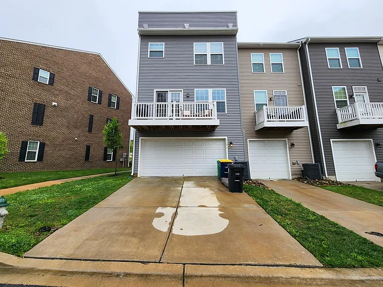 719 Sky Bridge Dr — Photo 3