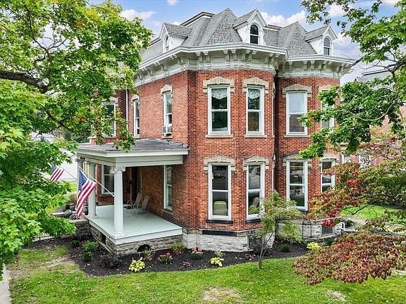 2nd image of 204 W Elm St