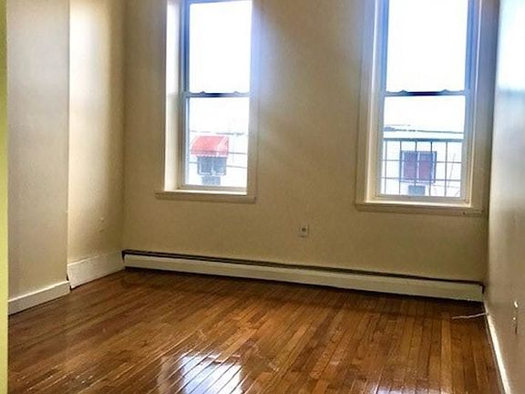 5th image of 1279 Putnam Ave APT 2L