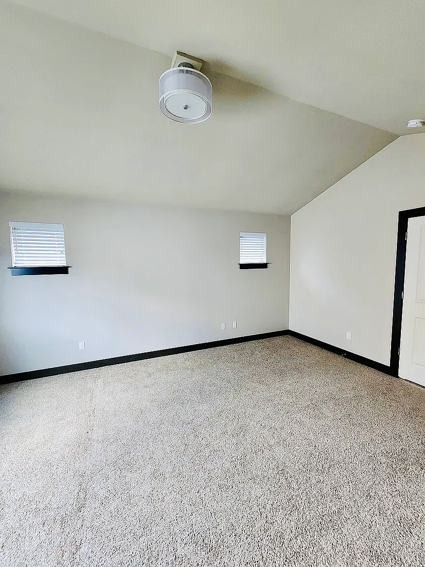 4 bed, 2295 sqft, $3,850 — Photo 4