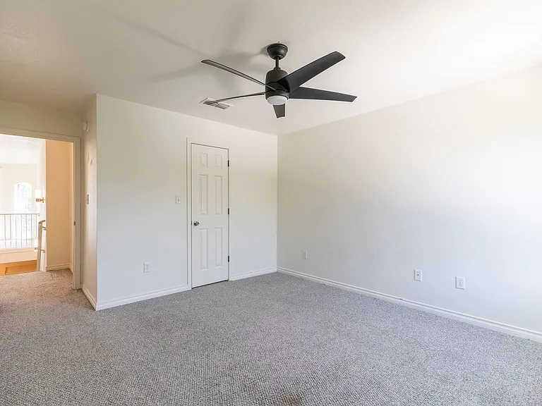 3310 Silver Oaks Dr — Photo 36