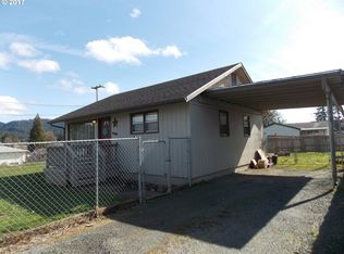 1422 Spruce St, Myrtle Point, OR 97458