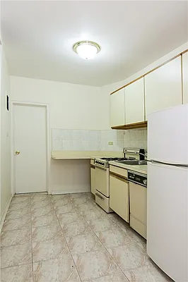 Sold by Century 21 Metropolitan | media 3