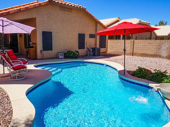 4th image of 1068 W Myrna Ln