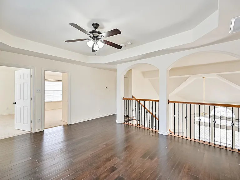 2716 Eastland Dr — Photo 25