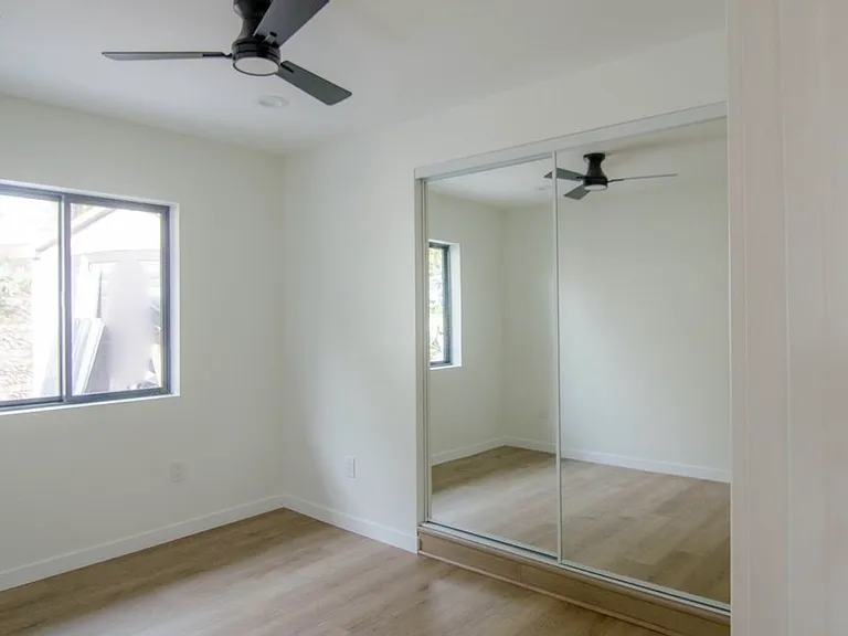 2027 Windmill View Rd — Photo 3