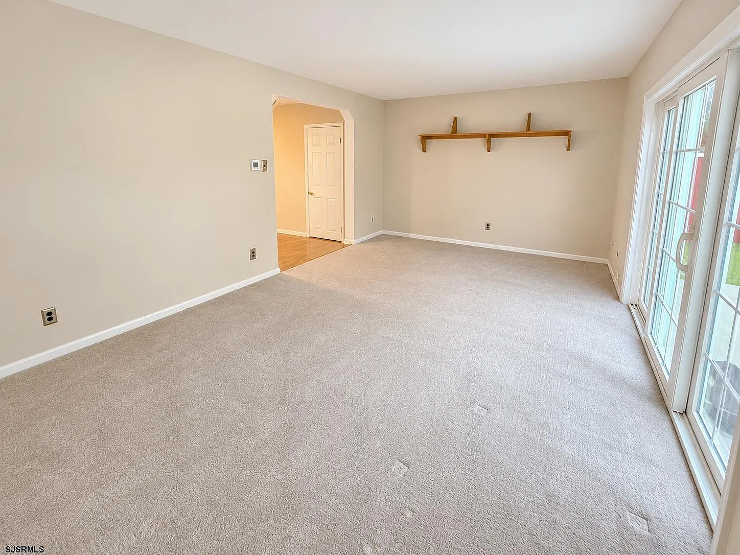3 bed, 1.5 bath, $2,500 — Photo 4