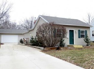 1585 10th St, Marion, IA 52302